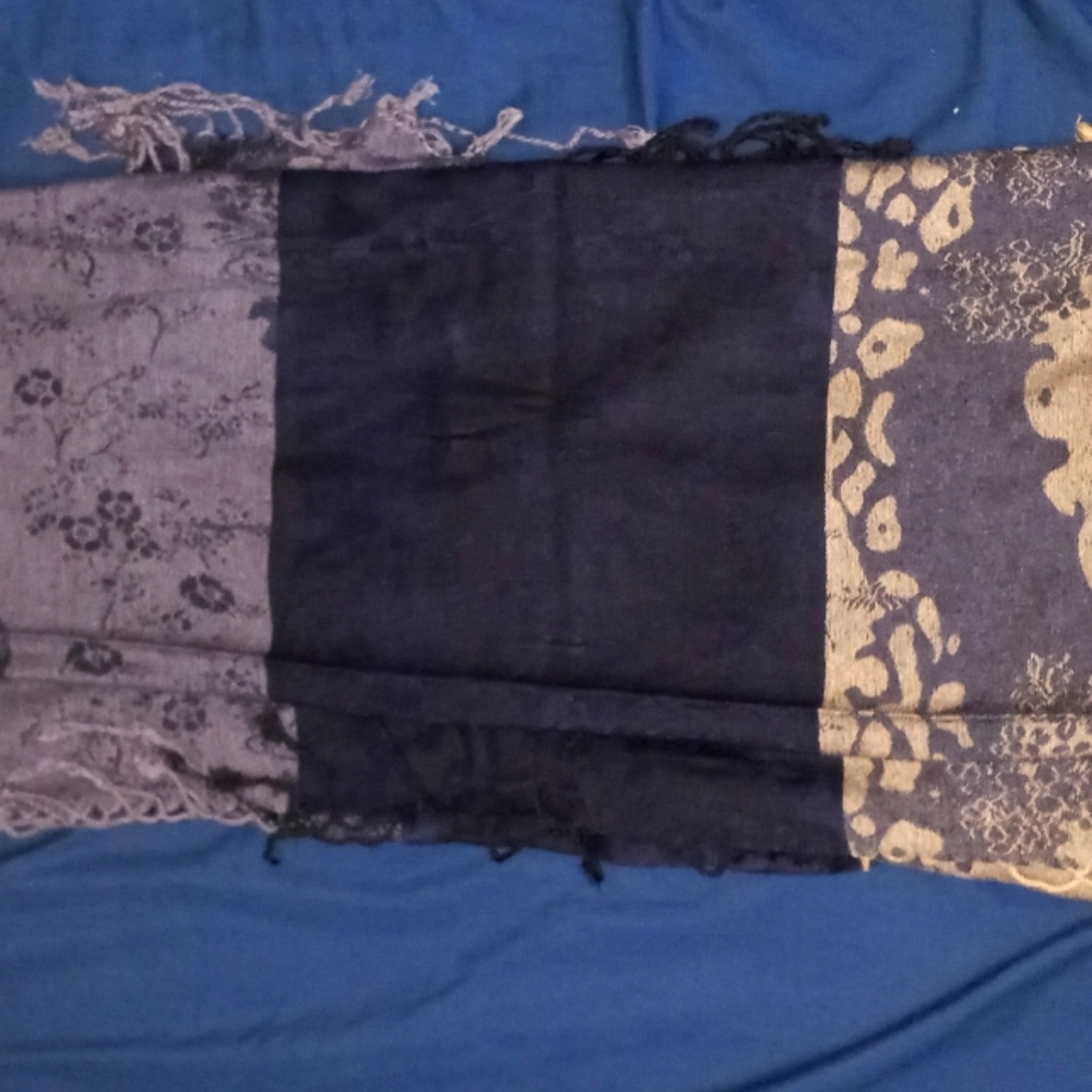 3 colored Paxaina scarf